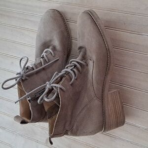 Lucky Brand Lace Up /Side Zipper Leather Boots